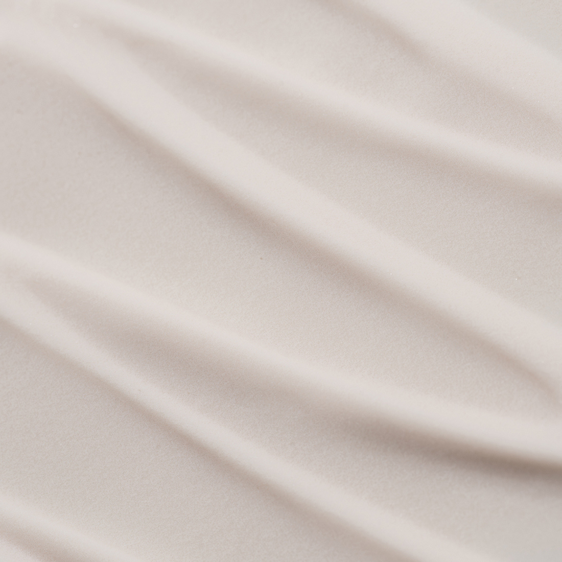 Coola Clear Skin Zinc Oxide Sunscreen SPF 30 in sleek skincare serum bottle, designed for lightweight sun protection.
