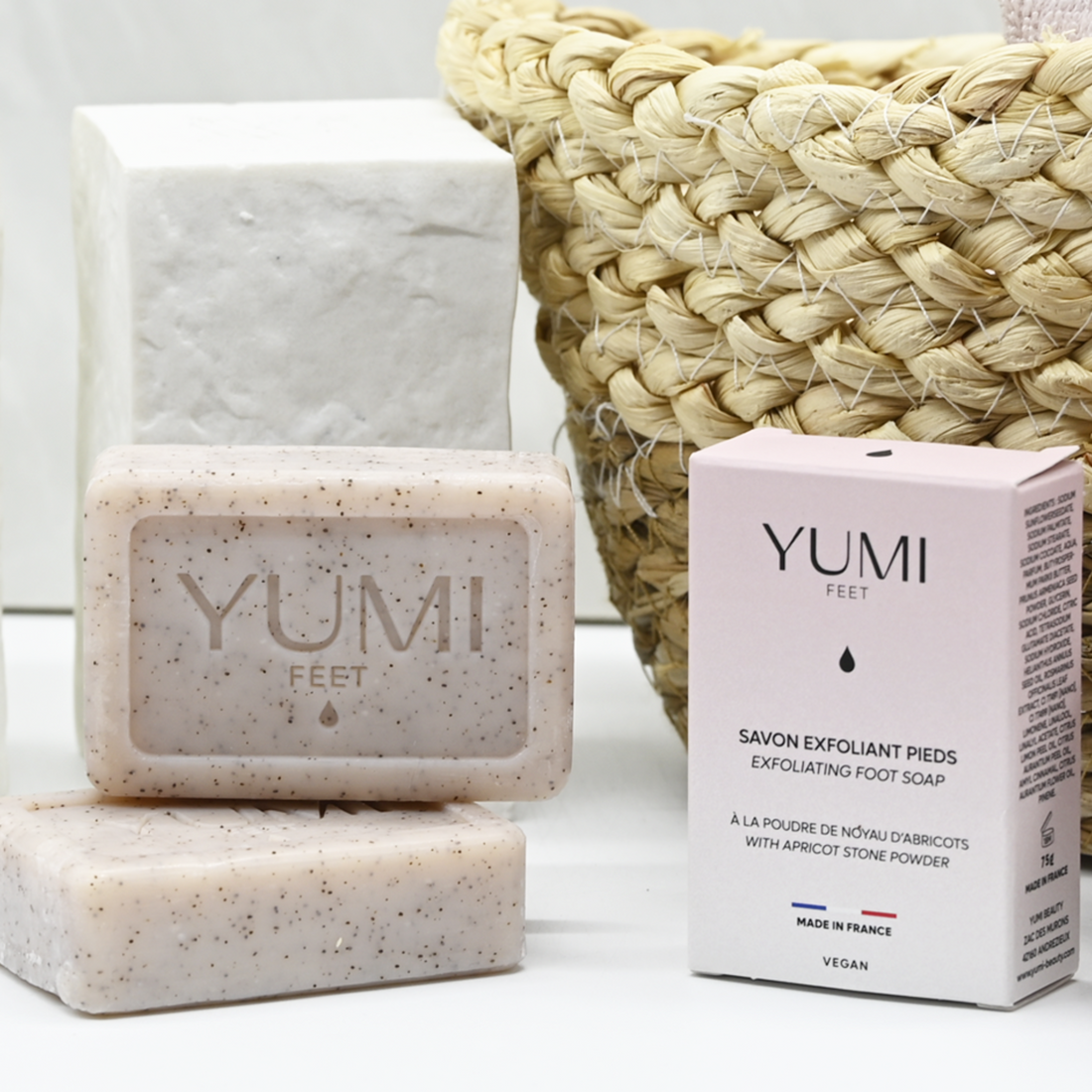 Yumi Feet Exfoliating Foot Soap 75gr 01